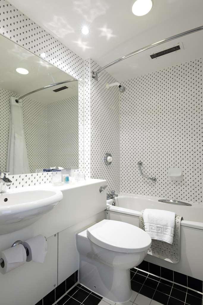 Best Western London Heathrow Ariel Hotel เฮส์ ภายนอก รูปภาพ